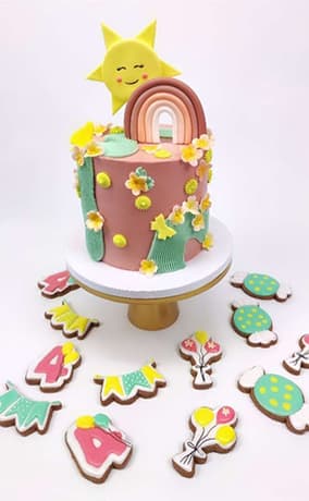 Aurinko ja sateenkaari kakku